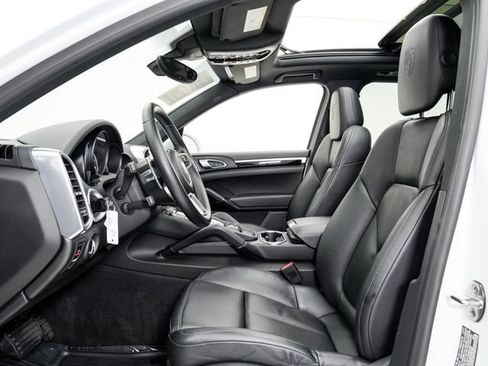 Certified 2018 Porsche Cayenne Platinum Edition AWD/4WD image 6