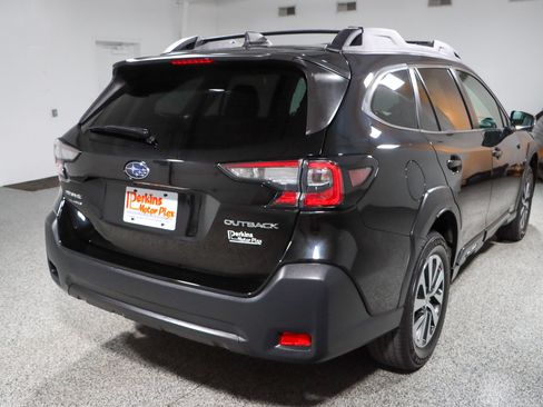 Used 2023 Subaru Outback Premium AWD/4WD image 7