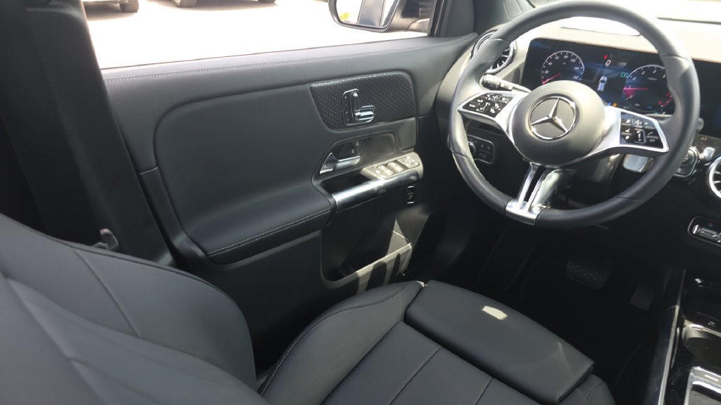 Certified 2025 Mercedes-Benz GLA 250 image 26