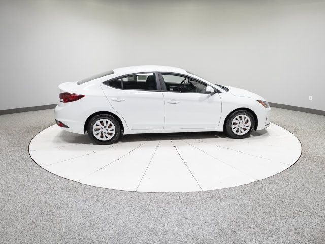 Used 2020 Hyundai Elantra SE w/ Cargo Package (C1) FWD image 4