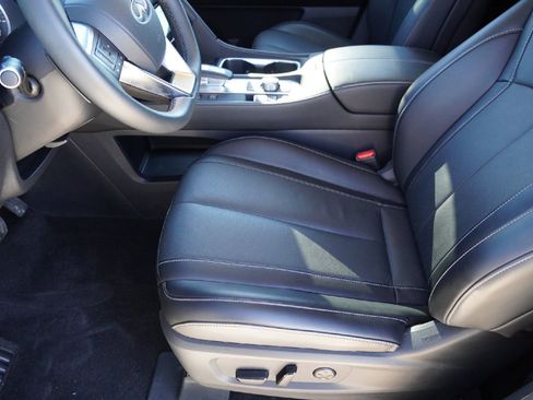 Certified 2025 INFINITI QX60 Pure image 9