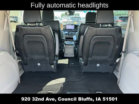 Used 2021 Chrysler Pacifica Limited AWD/4WD image 33