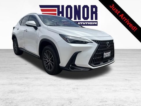 Used 2025 Lexus NX 250 FWD w/ Premium Package image 1