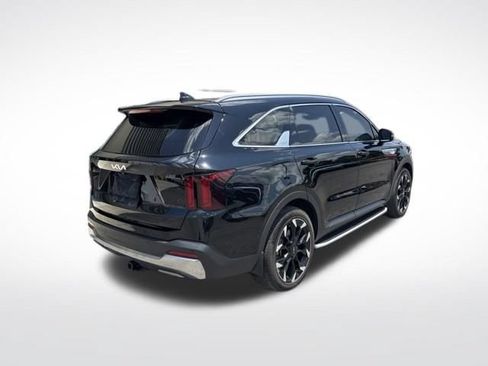 Used 2024 Kia Sorento EX w/ Panoramic Sunroof Package FWD image 2
