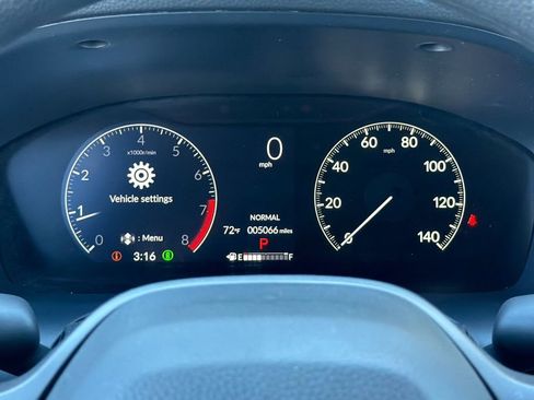 Certified 2025 Honda HR-V LX image 29