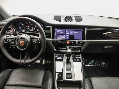 Certified 2026 Porsche Macan AWD/4WD image 16