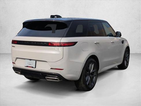 New 2026 Land Rover Range Rover Sport Dynamic SE image 2