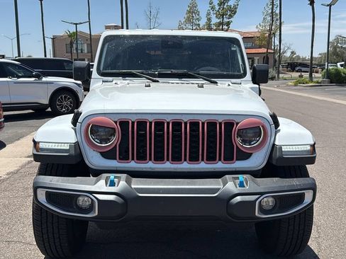 Used 2024 Jeep Wrangler Unlimited Sahara AWD/4WD image 2