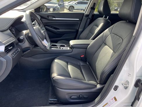 Certified 2025 Nissan Altima 2.5 SL FWD image 9