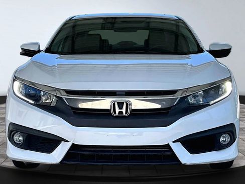 Used 2018 Honda Civic EX-T image 2