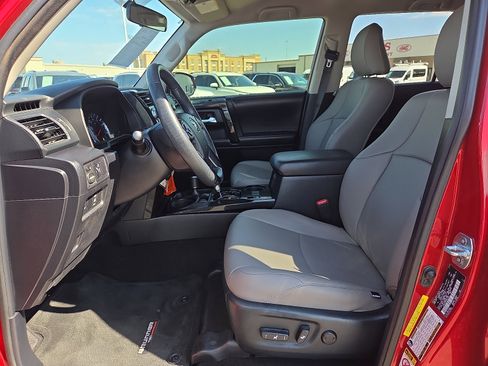 Used 2019 Toyota 4Runner TRD Off-Road image 13