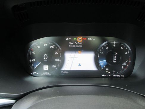 Used 2018 Volvo XC60 T5 Inscription w/ Convenience Package AWD/4WD image 13