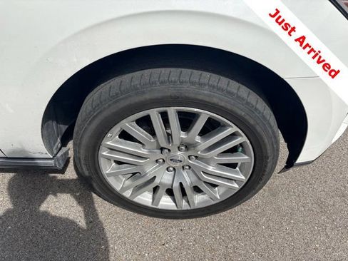 Used 2024 Ford Expedition Limited RWD image 15