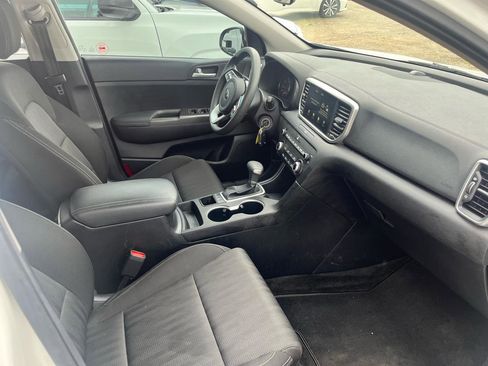 Used 2022 Kia Sportage LX AWD/4WD image 12