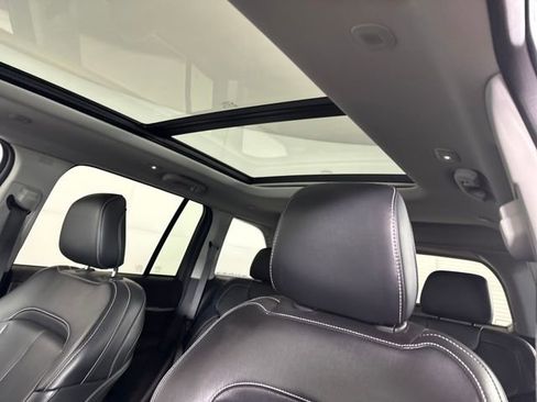 Used 2023 Jeep Grand Cherokee 4WD 4xe image 12