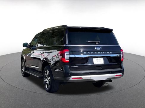 Used 2024 Ford Expedition Limited image 11