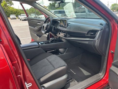 Certified 2025 Nissan Rogue SV AWD/4WD image 29