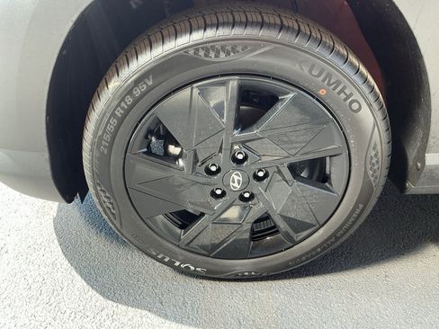 Used 2026 Hyundai Kona SEL Sport image 8