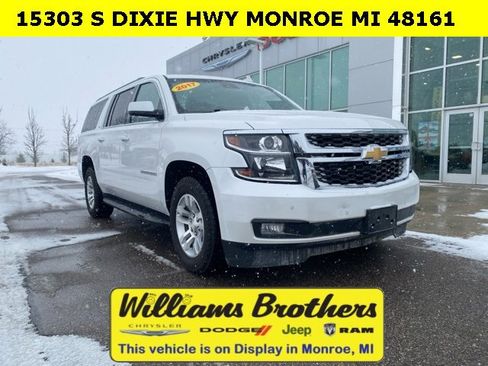 Used 2017 Chevrolet Suburban LT image 4