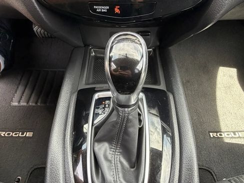 Used 2018 Nissan Rogue SV AWD/4WD image 28
