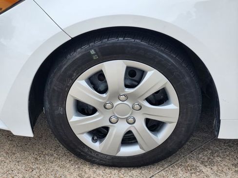 Used 2023 Toyota Corolla LE FWD image 10