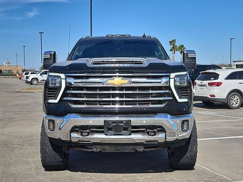 Used 2024 Chevrolet Silverado 2500 LTZ w/ LTZ Convenience Package image 2