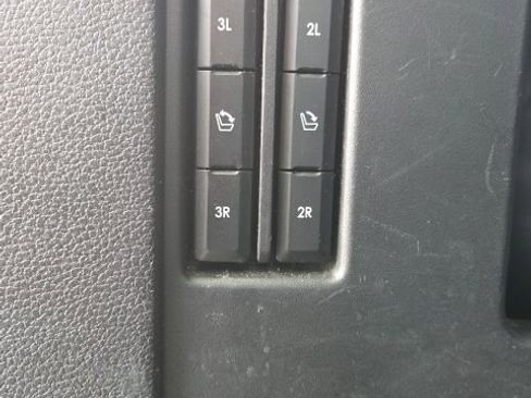 Used 2019 Lincoln Navigator L Select image 9