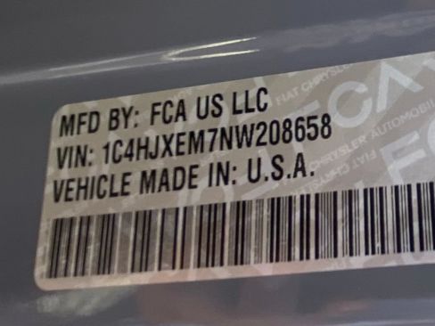 Used 2022 Jeep Wrangler Unlimited Sahara AWD/4WD image 31