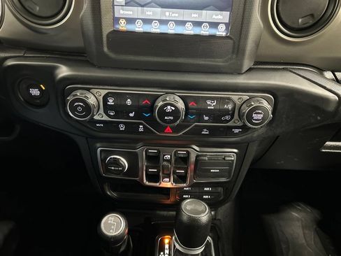Used 2022 Jeep Wrangler Unlimited Sport AWD/4WD image 21
