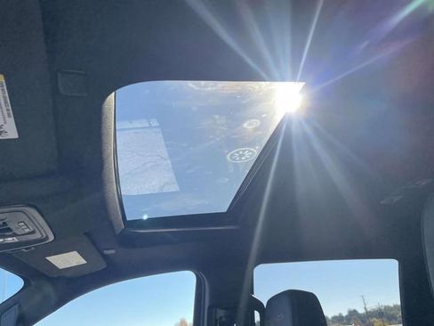 Used 2024 Chevrolet Silverado 2500 High Country w/ High Country Premium Package image 17