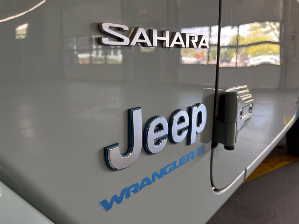 Used 2024 Jeep Wrangler Unlimited Sahara w/ Safety Group AWD/4WD image 15