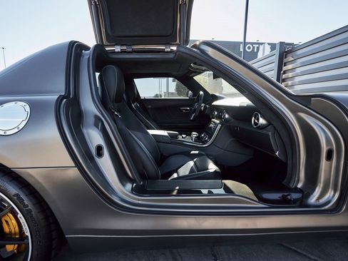 Used 2012 Mercedes-Benz SLS AMG Coupe image 33