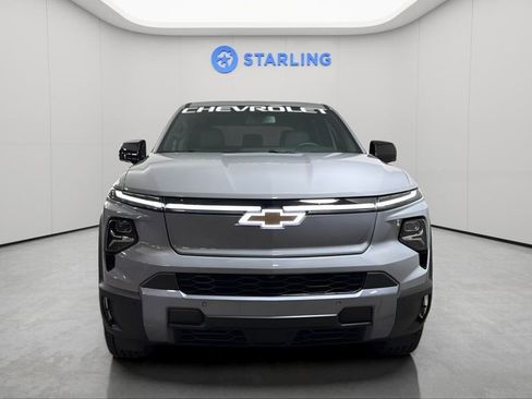 Used 2025 Chevrolet Silverado EV LT image 15