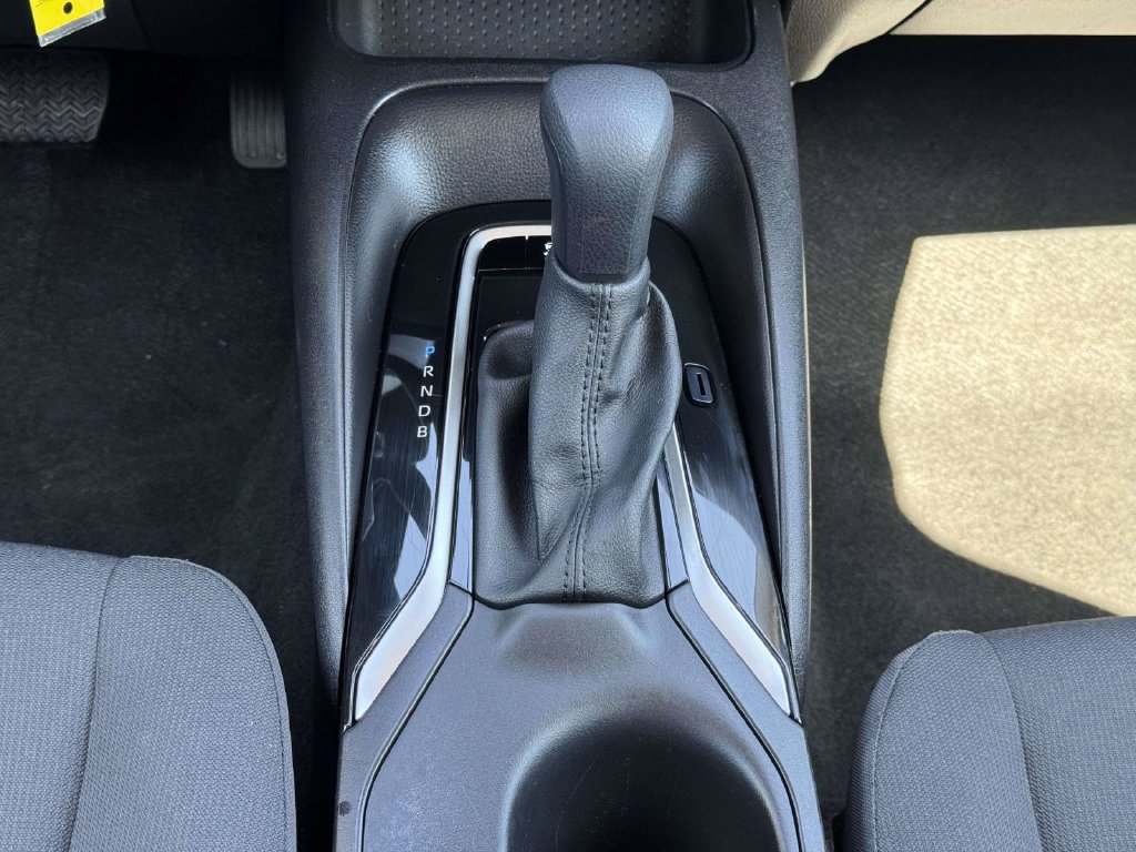 Used 2025 Toyota Corolla LE FWD image 6