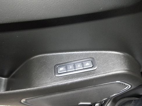 Used 2018 Chevrolet Tahoe Premier image 13