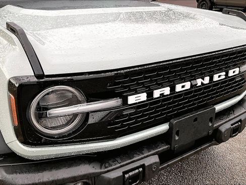 Used 2023 Ford Bronco Wildtrak image 28