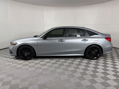 Used 2022 Honda Civic Sport image 2