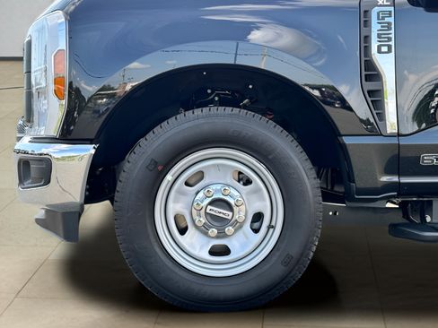 New 2025 Ford F350 XL w/ XL Chrome Package RWD image 30