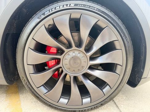 Used 2023 Tesla Model Y Performance AWD/4WD image 12