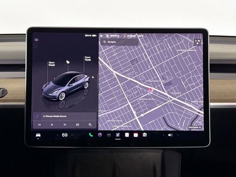 Used 2022 Tesla Model 3 Long Range image 22