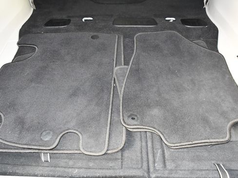 Used 2022 Chrysler Voyager LX image 48