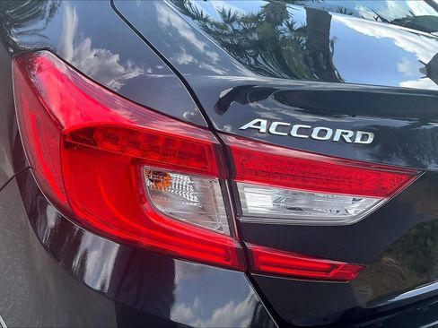 Used 2018 Honda Accord Touring image 29