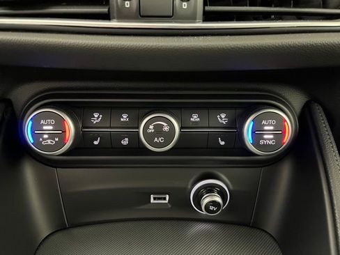 Used 2025 Alfa Romeo Stelvio Sprint w/ Veloce Package image 35