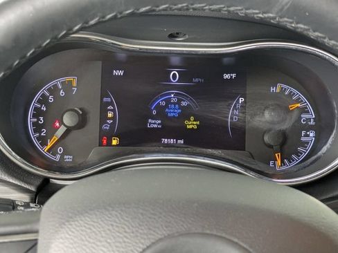 Used 2019 Jeep Grand Cherokee Laredo RWD image 17