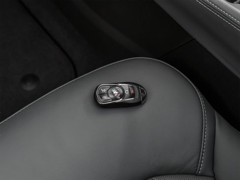 Used 2020 Buick Envision Essence FWD image 39