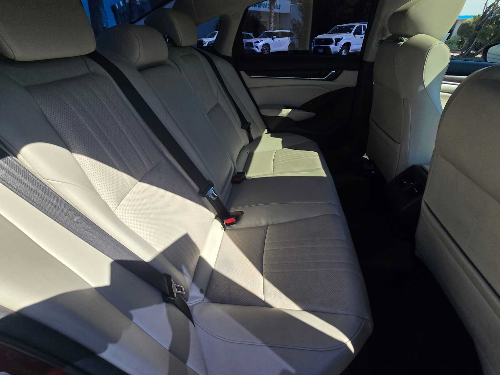 Used 2018 Honda Accord EX-L image 12