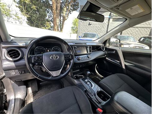 Used 2017 Toyota RAV4 XLE w/ Convenience Package AWD/4WD image 2