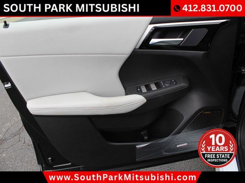 New 2025 Mitsubishi Outlander SE image 18