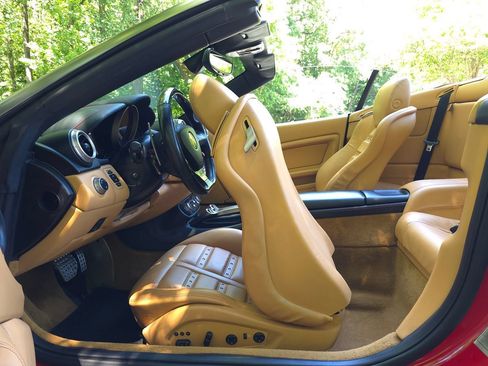 Used 2009 Ferrari California RWD image 20