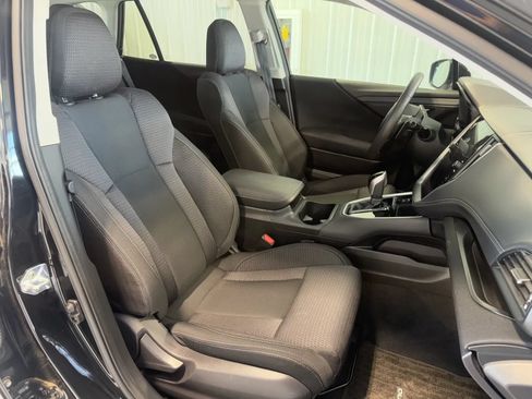 Used 2025 Subaru Outback Premium AWD/4WD image 27